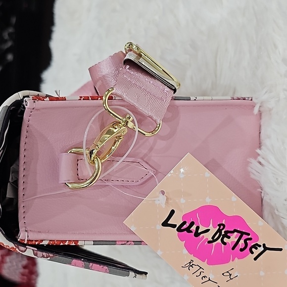 BETSEY JOHNSN PINK n MULTI COLOR LUV BETSEY DMF HANDBAG - Picture 3 of 6